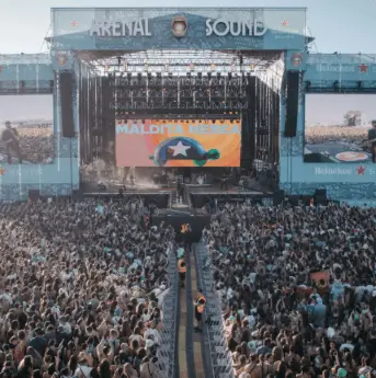 Campañas OOH en Arenal Sound Burriana