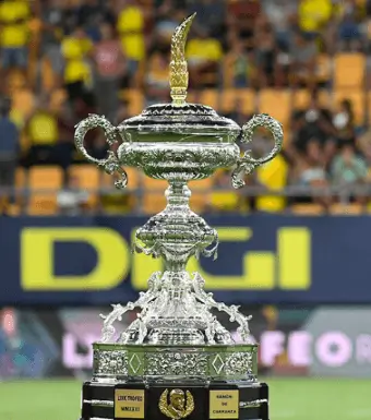 Publicidad exterior cerca del estadio Nuevo Mirandilla