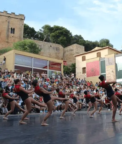 Publicidad exterior durante el Festival Internacional de Teatro de Calle de Dénia Publicidad exterior durante el Festival Internacional de Teatro de Calle de Dénia
