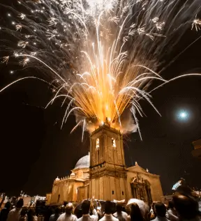Publicidad durante la Nit de l'Albà de Elche Publicidad durante la Nit de l'Albà de Elche