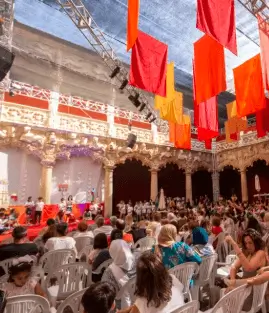 Publicidad exterior durante el Maratón de los Cuentos de Guadalajara
