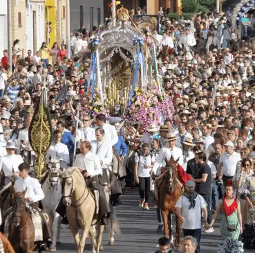 Publicidad exterior durante la Romería del Rocío