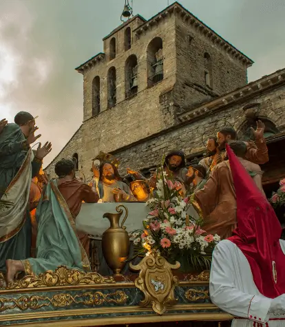 Publicidad exterior durante la Semana Santa de Huesca