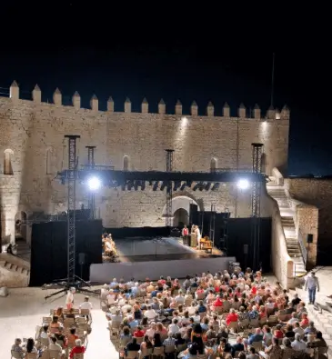 Teatro Clásico en el Castillo de Peñíscola Espectáculos de teatro clásico en el Patio de Armas del Castillo