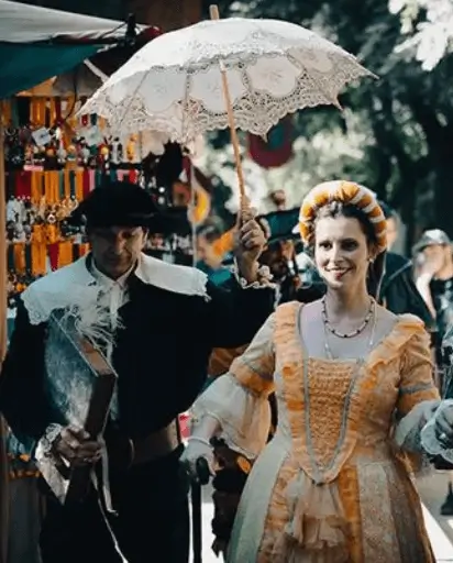 Publicidad exterior durante el Festival Renacentista de Pinto