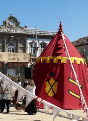 Publicidad exterior durante la Feira Franca de Pontevedra Publicidad exterior Feira Franca Pontevedra