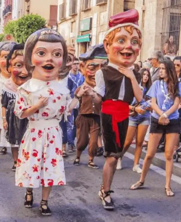 Publicidad exterior durante las Festes de Sant Pere de Reus