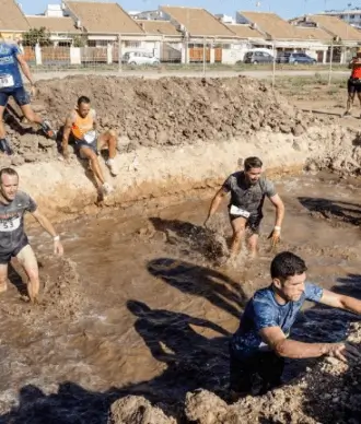 Publicidad exterior en la Pinatarius Obstaculum Cursus