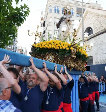 Publicidad exterior durante la Virgen del Carmen en Santa Pola