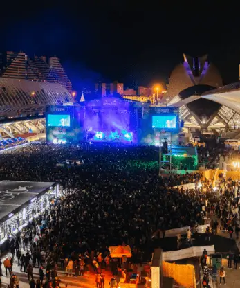 Publicidad exterior en el Festival de les Arts de València