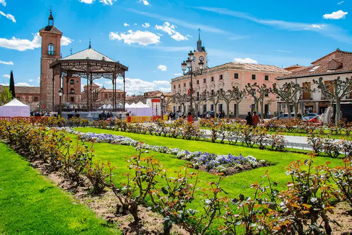 Publicidad exterior en Alcalá de Henares