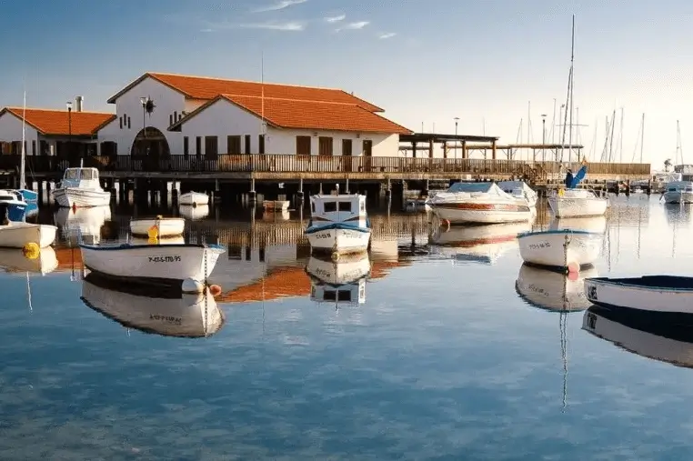 Campañas en mupis, marquesinas y vallas en Los Alcázares
