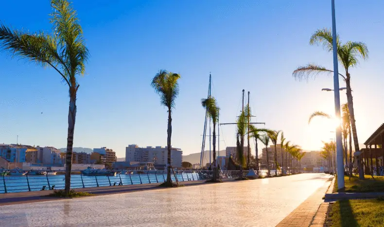 Publicidad exterior en la ciudad de Gandía